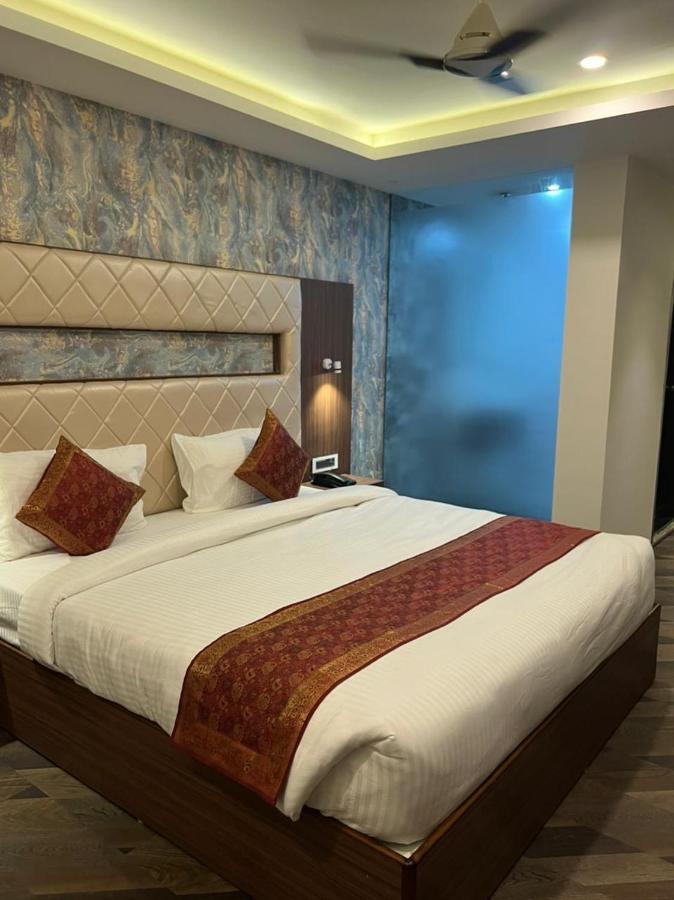 The Triumph Hotel Varanasi Exterior foto