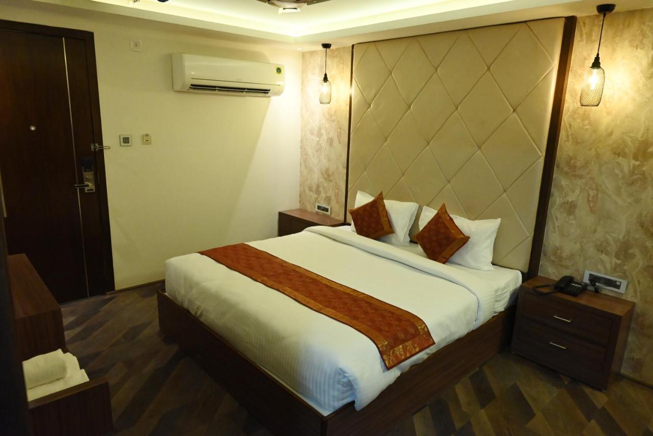 The Triumph Hotel Varanasi Exterior foto