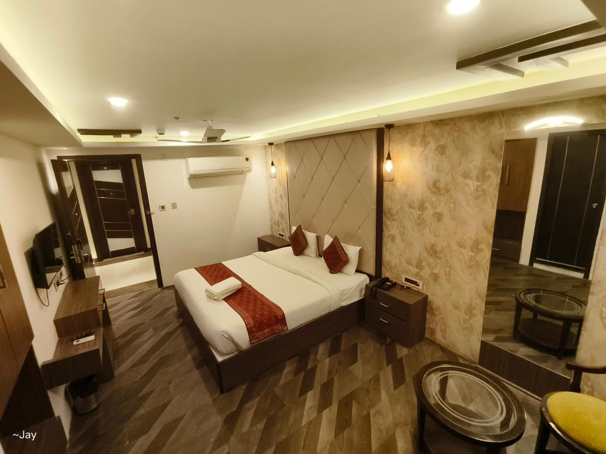 The Triumph Hotel Varanasi Exterior foto