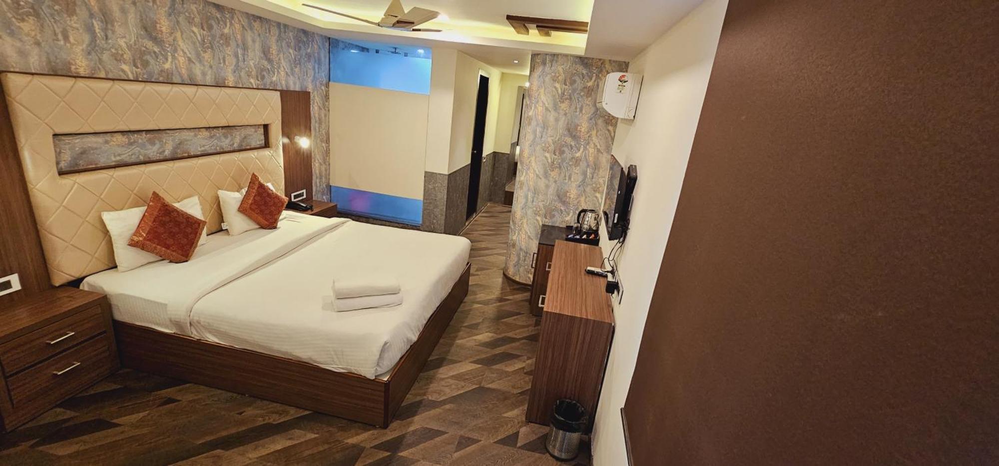 The Triumph Hotel Varanasi Exterior foto