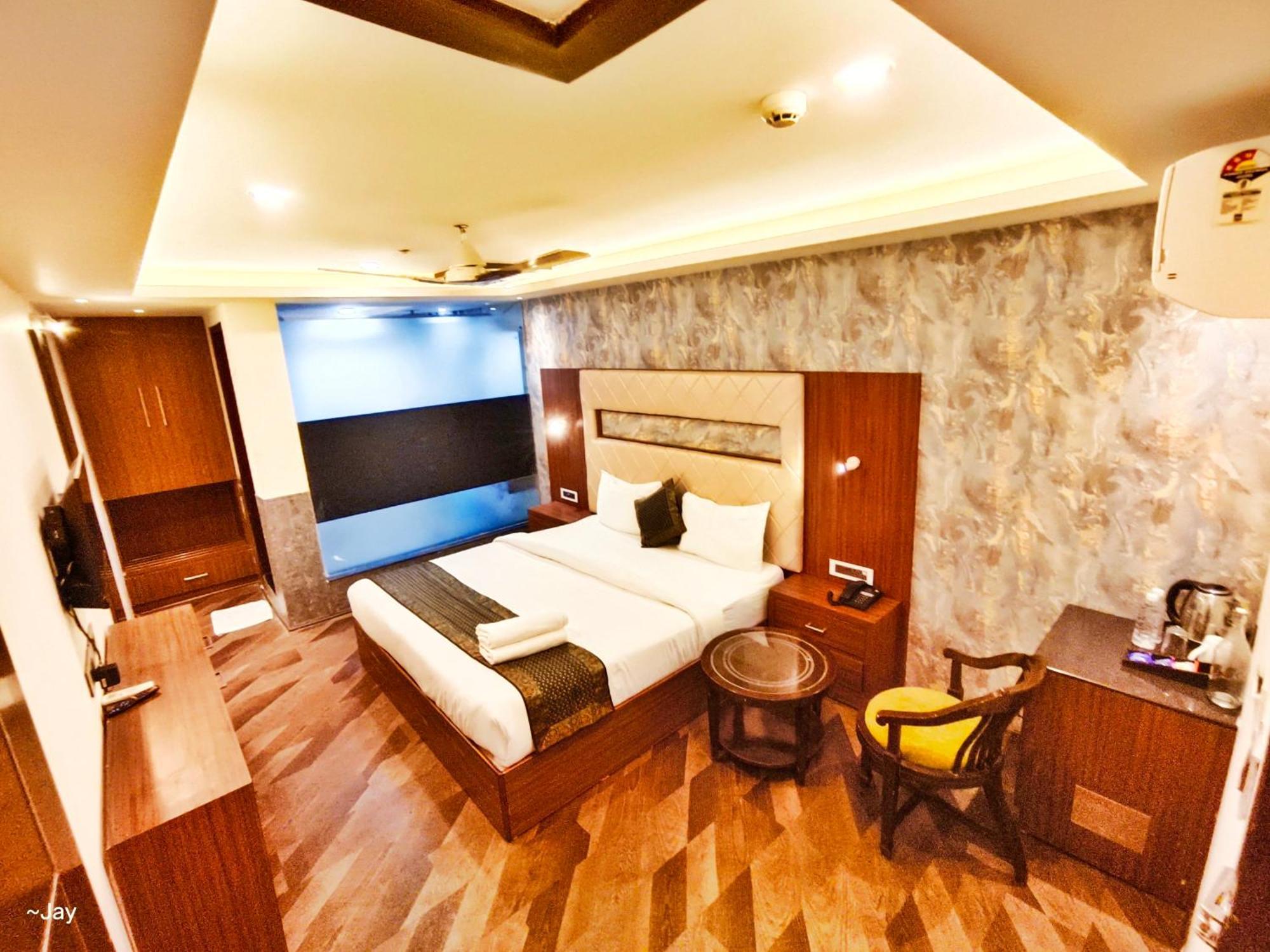 The Triumph Hotel Varanasi Exterior foto